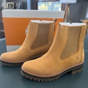 Never Worn!Timberland Courmayeur Valley Chelsea Boot (Women) 10, WHEAT NUBUCK